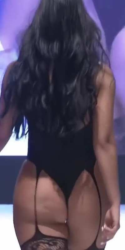 Unforgettable MAXIM Catwalk