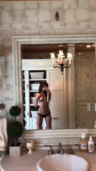 Sexy mirror selfie