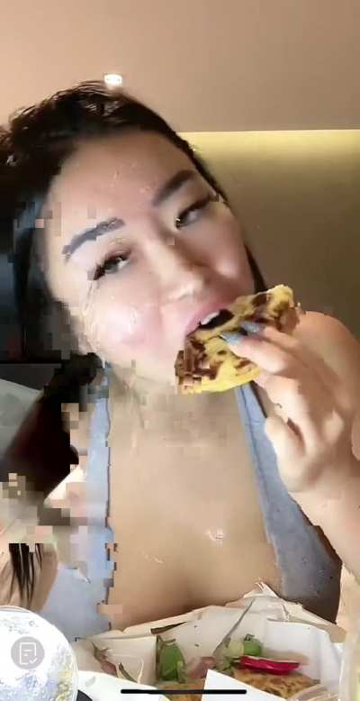 Guacamole 🥑 or chile verde explodes on busty Asian&rsquo;s chest like a cumshot. Taco 🌮 mukkbang