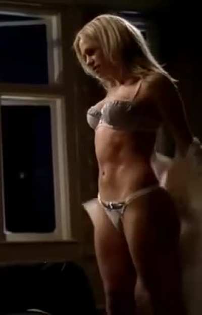 She's Anna Paquin mon ami. Remember it!