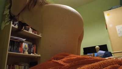 Wild wobbly whooty booty. (Twerk)
