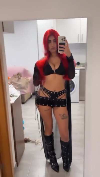 que buena est&aacute; la cabrona