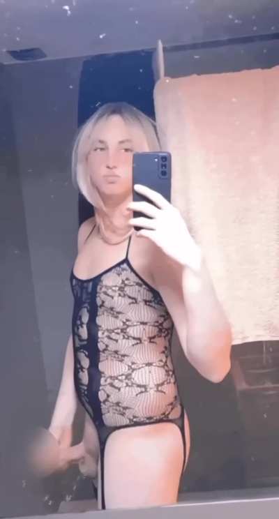 Arrow up if you are into trans.. React me for nudes