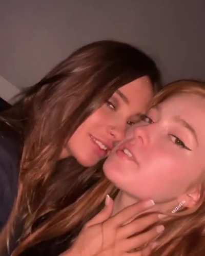 Liya kissing Jia