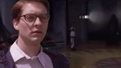 Bully McGuire walks in on Anakin and the younglings