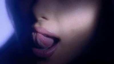 Ariana Grande and her perfect lips
