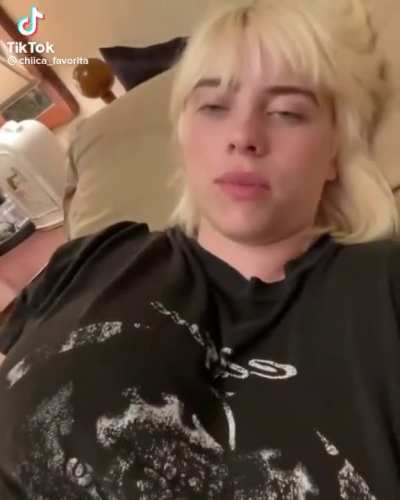 Billie Eilish being thirsty, look at that titty jiggle!