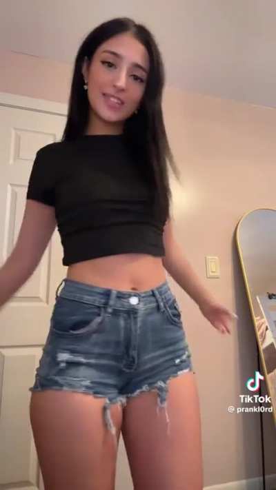 i&rsquo;d let her step on me