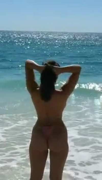 Sarah Curr [Free Friday]