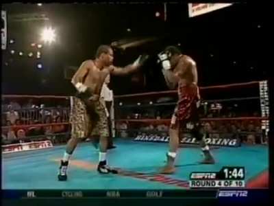 "The Drunken Master" Emanuel Augustus fighting Ray Oliveira like his favorite song is stuck in his head
