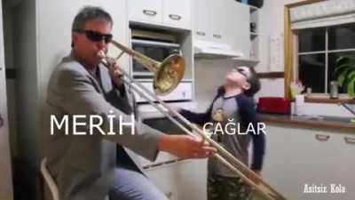 isvi&ccedil;re ataklarını karşılayan milli takım defansı