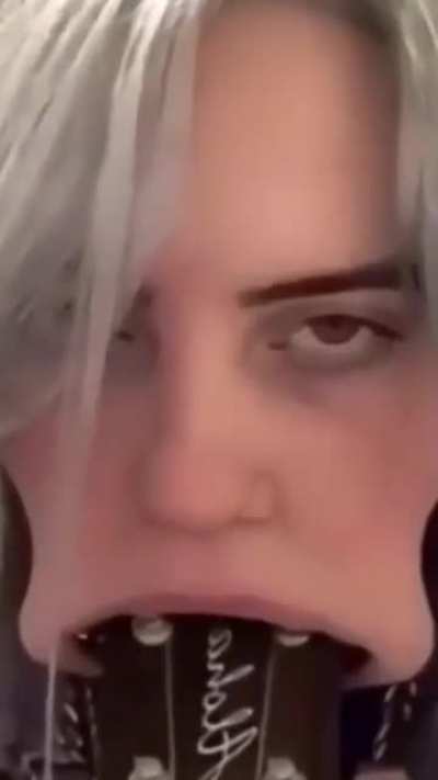 😐