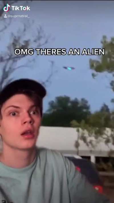 Everyone&rsquo;s really freaking out over this &ldquo;ufo&rdquo;
