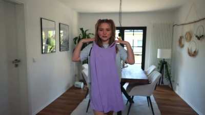Julia Beautx zeigt Bein, Unterw&auml;sche und ein neues Kleid &hellip; YT: &bdquo;Ich bestelle alles, was virale TikTok Ads mir vorschlagen&ldquo;