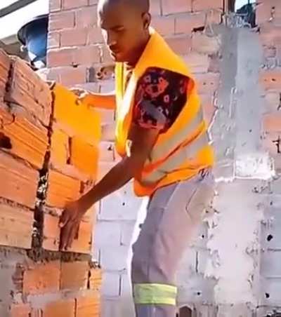 -Oiga mi Mike, &iquest;abra forma de que acabe antes y me cobre menos? -Claro: