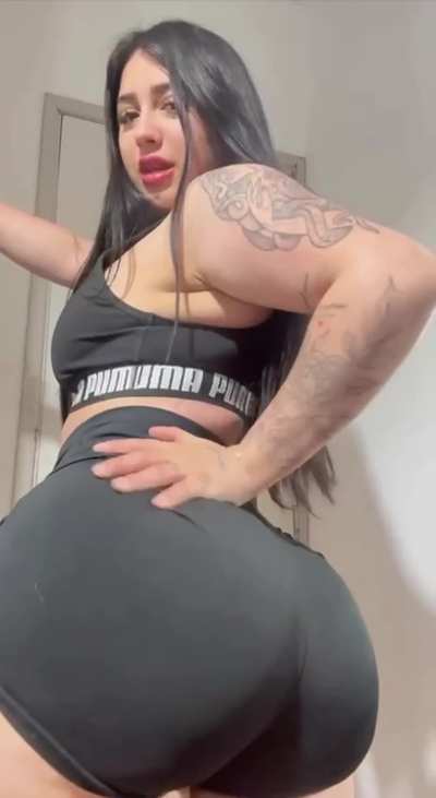I would love to be your favorite gassy girl