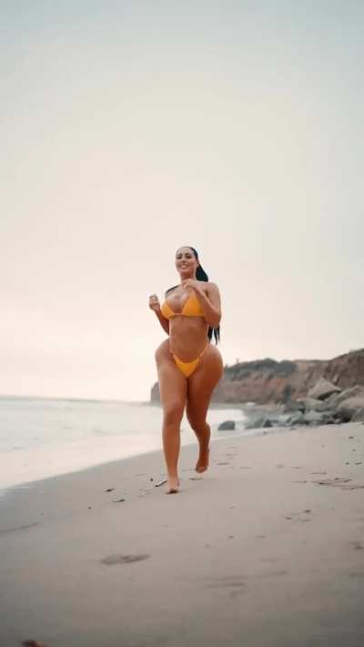 daniella (@thedaniellalynn)
