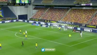 Mariano's miss vs. Cadiz (was ruled out for offside)