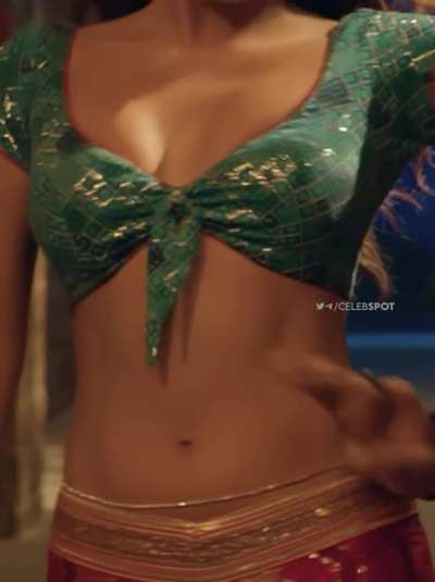 Kiara hot