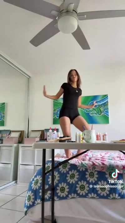 LauraSophia - Video #9745