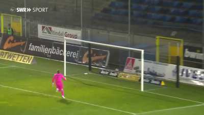 Waldhof Mannheim 1-[2] Borussia Dortmund II - Immanuel Pherai 90' (ridiculous goal!)