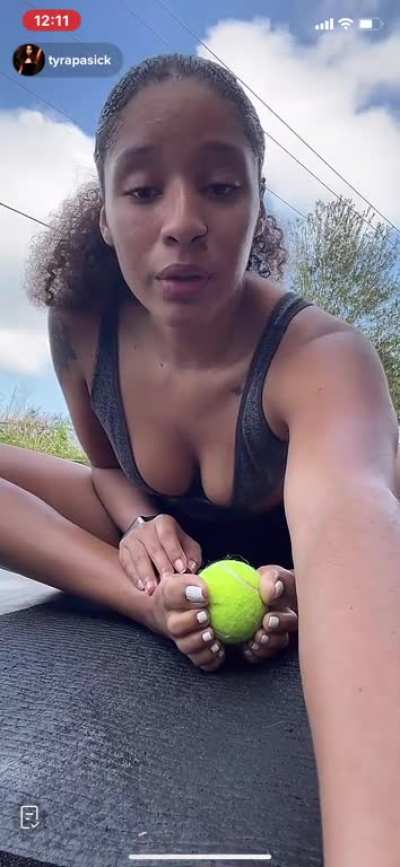 Tyra (1)