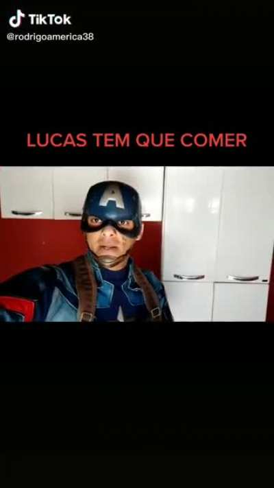 T&iacute;tulo foi comer pra virar super her&oacute;i