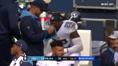 [Highlight] Today marks 60 days until the 2022 NFL Season Starts! Let&rsquo;s remember this 60 yard TD run by Derrick Henry against the Seahawks last year. Henry had a big day running for 182 yards and 3 TDs, helping the Titans win, 33-30.