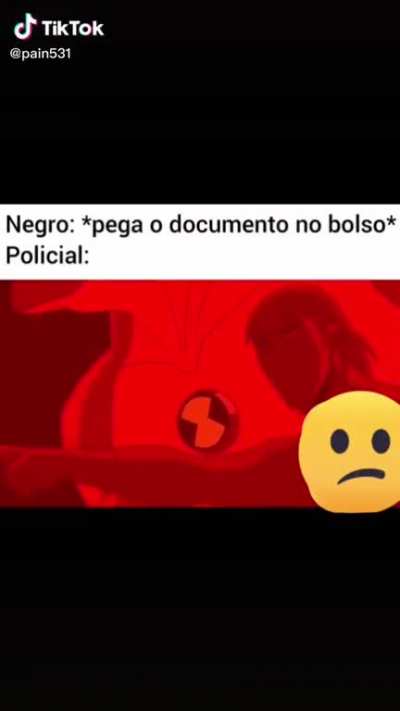 Ele t&aacute; pegando uma arma