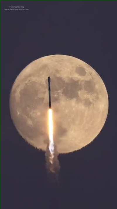 Real-time sequence showing the Falcon 9 rocket passing in front of the Moon (Credit: Michael Seeley)
