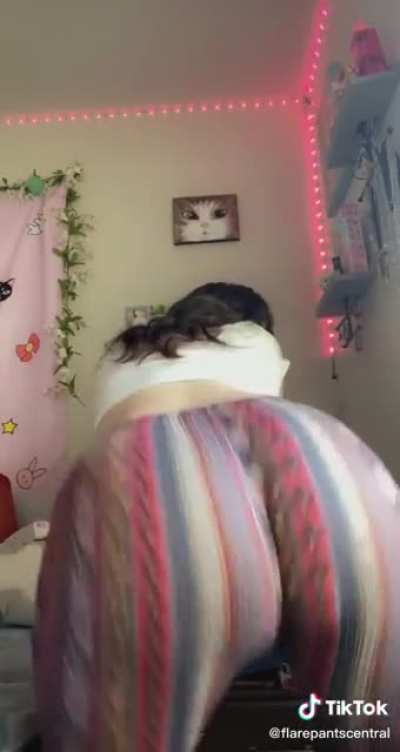 Jiggles 🍑👏