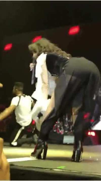 Bless those who record from the front row