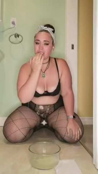 Filthypukeslut makes a mess
