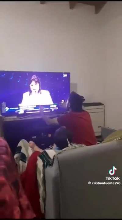 Redditurro promedio viendo el debate