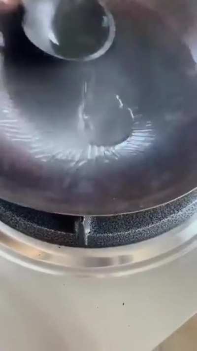 how to burn and season a wok