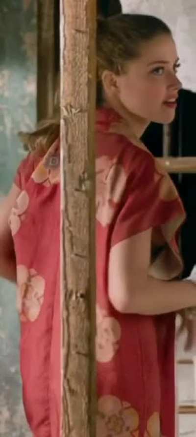 Amber Heard&rsquo;s ass needs a good pounding