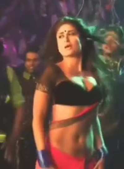 Kareena Kapoor navel. 