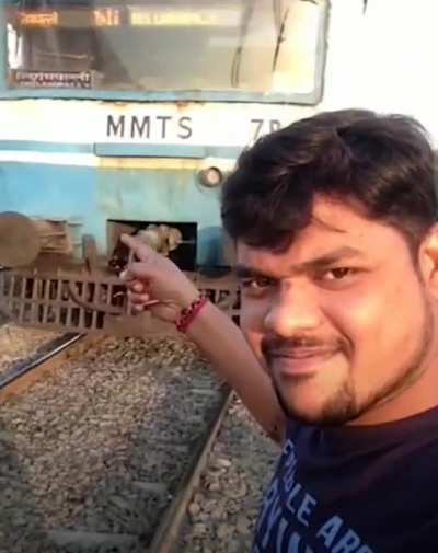 one finger V train