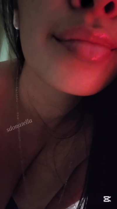 A kiss you&rsquo;ll be thinking about all afternoon.