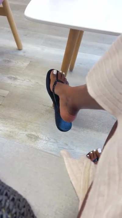 Love to tease you in public 😏