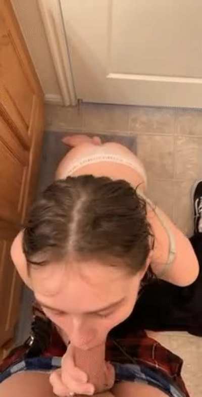 she sure sucks real good for an 18 year old