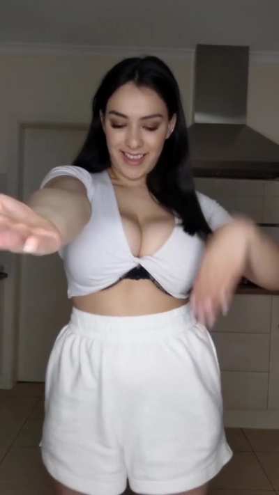 Ayeee Macarena
