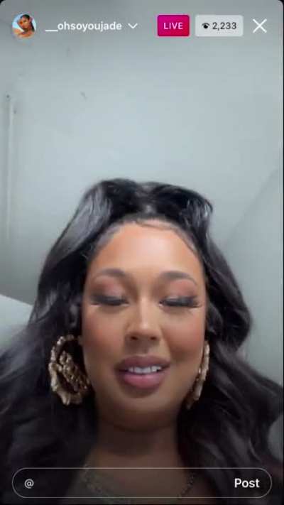 Jade live 😍😍( my phone froze sorry y&rsquo;all)