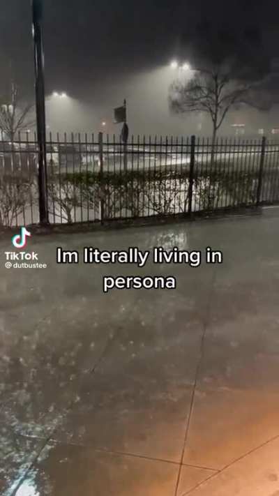 Persona fans when rain