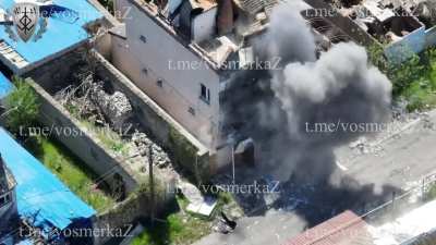 FPV drone strikes on Ukrainian positions in the Kherson direction