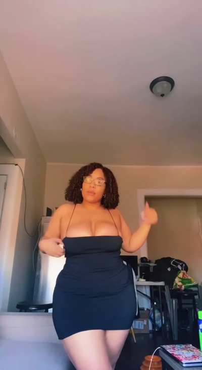 This video 🤤 them titties we&rsquo;re popping out 