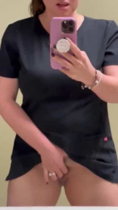 Got so turned on I had to go play with myself during break [F 39]