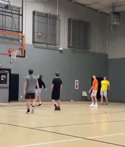 r/nba users that comment &ldquo;I can tell no one in this thread has actually played basketball&rdquo;
