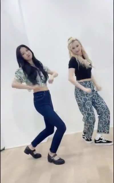 [220423] Yujin &amp;amp; Bahiyyih TikTok update: Ah yeah😆 #YuHiyyih