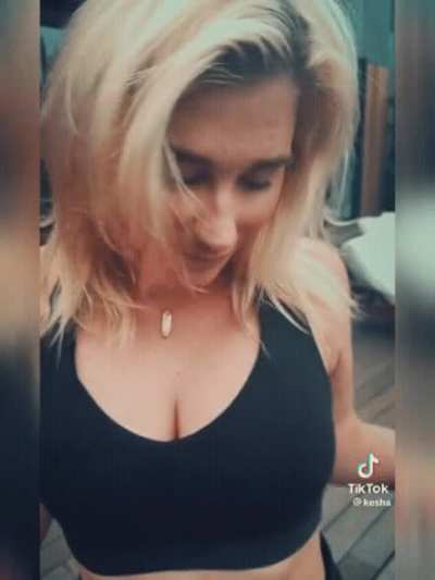 Kesha Rose